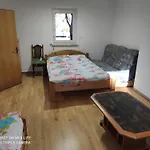 Small House In Beautiful Carinthia בית נופש